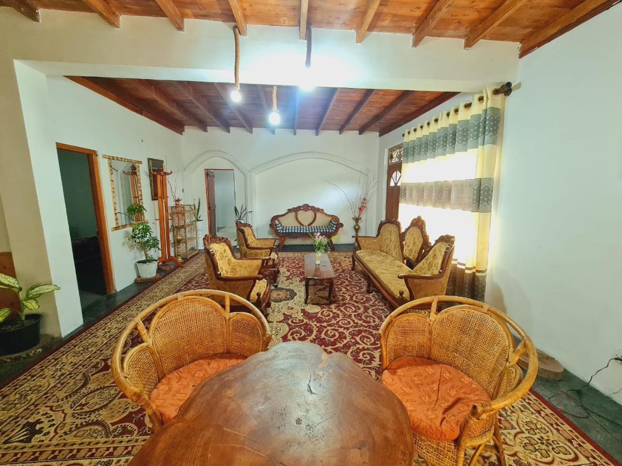 Sasru Holiday Home نوفارا إيلِيا المظهر الخارجي الصورة